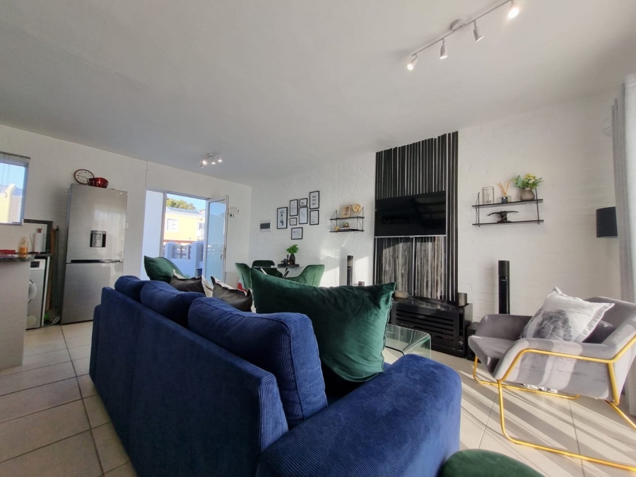 To Let 2 Bedroom Property for Rent in Parsonsvlei Eastern Cape